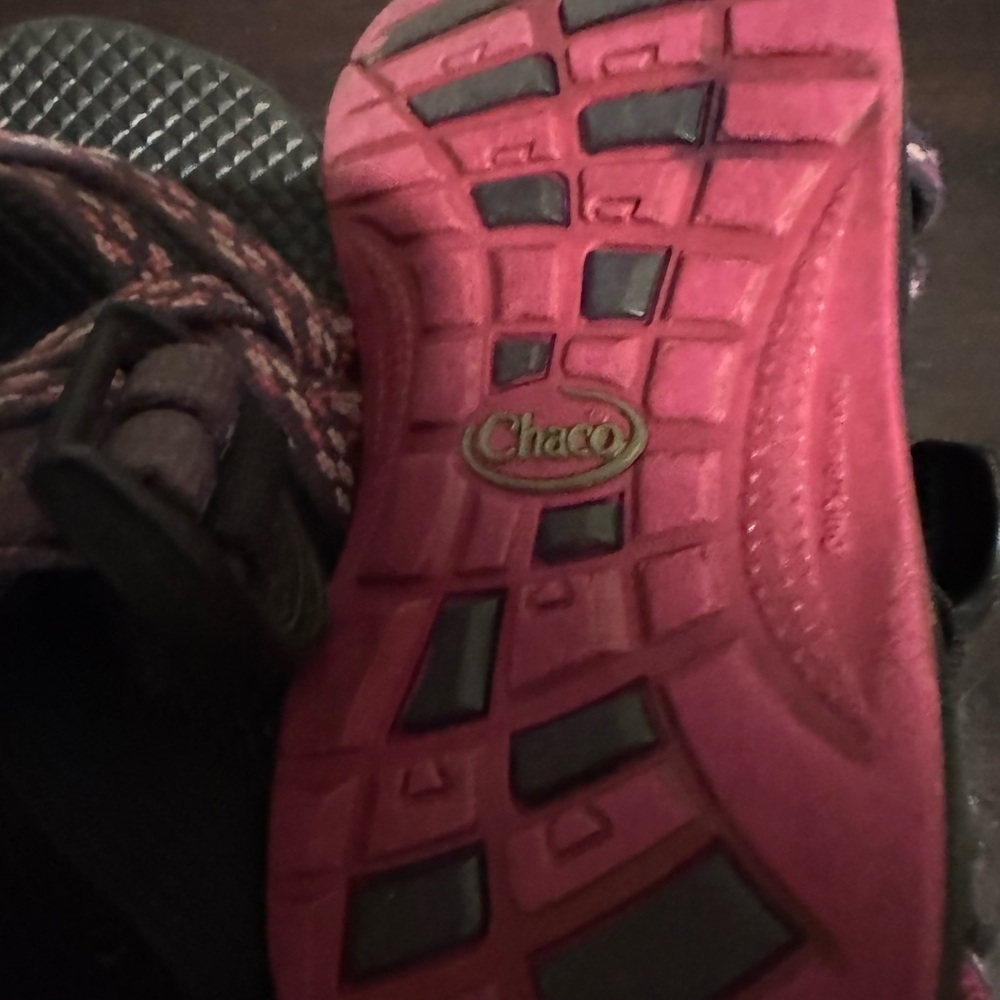 Chaco Kids Sandals in Black and Pink - Picture 3 of 4